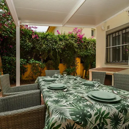 Beautiful Townhouse Walking Distance To The In Costabella, * Marbella