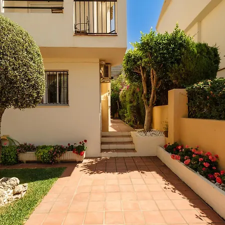 Feriehus Beautiful Townhouse Walking Distance To The In Costabella,