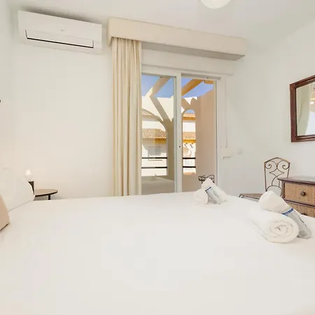 Hébergement de vacances Beautiful Townhouse Walking Distance To The In Costabella, *