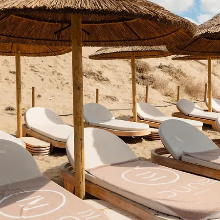 Beautiful Townhouse Walking Distance To The In Costabella, Casa vacanze Marbella