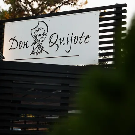 Beautiful Townhouse Walking Distance To The In Costabella, *