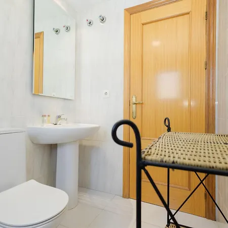 Beautiful Townhouse Walking Distance To The In Costabella, *