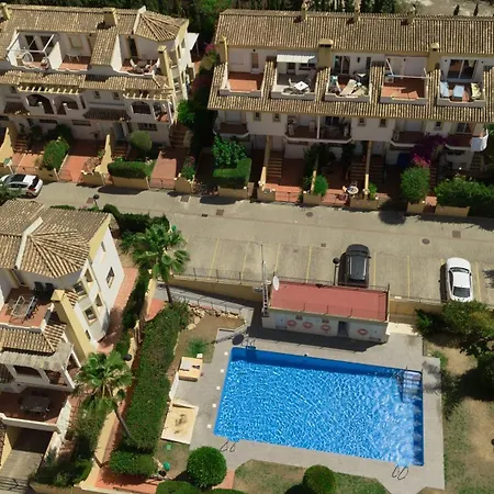 Beautiful Townhouse Walking Distance To The In Costabella,