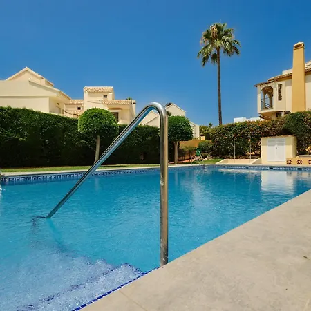 別荘 Beautiful Townhouse Walking Distance To The In Costabella,
