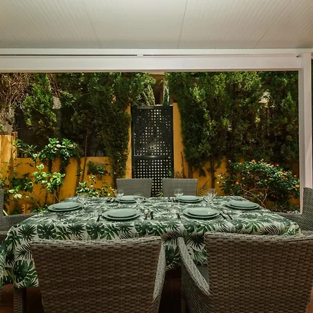 Beautiful Townhouse Walking Distance To The In Costabella, マルベーリャ