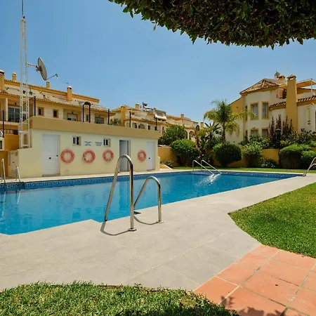 Beautiful Townhouse Walking Distance To The In Costabella,