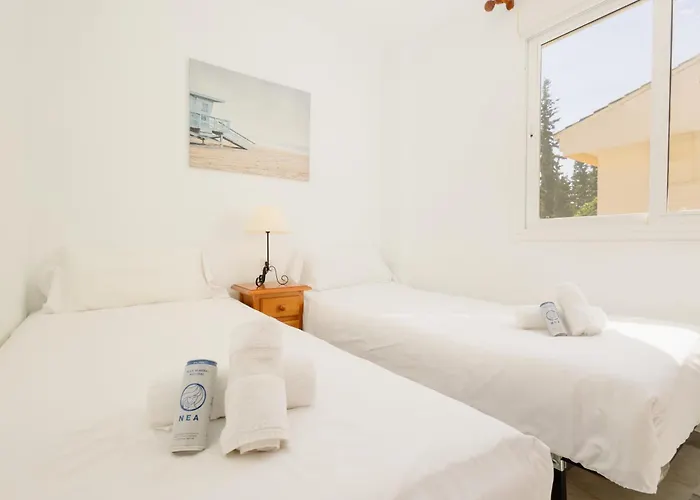 Beautiful Townhouse Walking Distance To The In Costabella, Будинок відпочинку