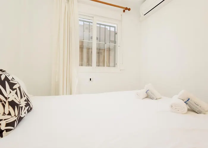 Beautiful Townhouse Walking Distance To The In Costabella, 度假居 *