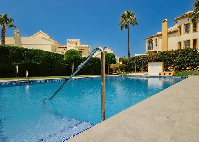 Будинок відпочинку Beautiful Townhouse Walking Distance To The In Costabella,