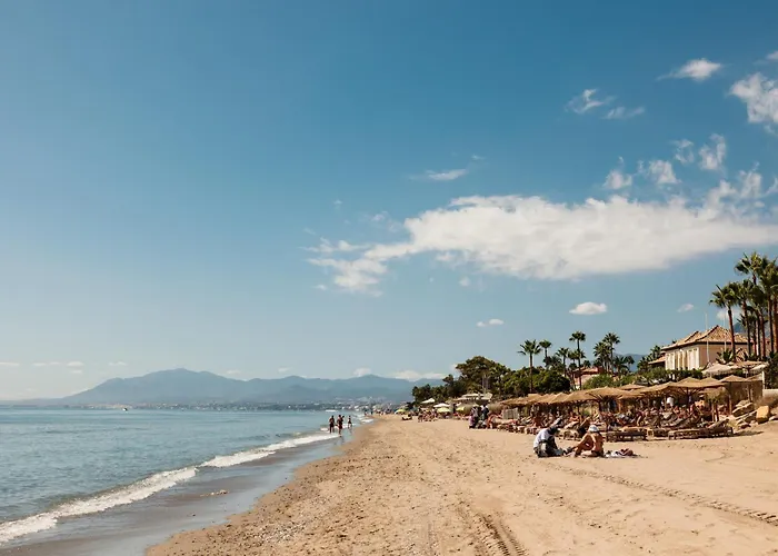 Beautiful Townhouse Walking Distance To The In Costabella, * 马尔韦利亚