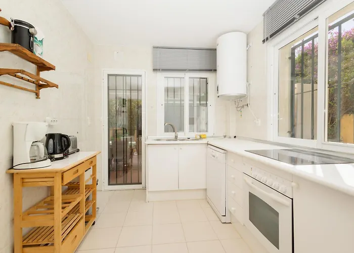 Beautiful Townhouse Walking Distance To The In Costabella, 马尔韦利亚