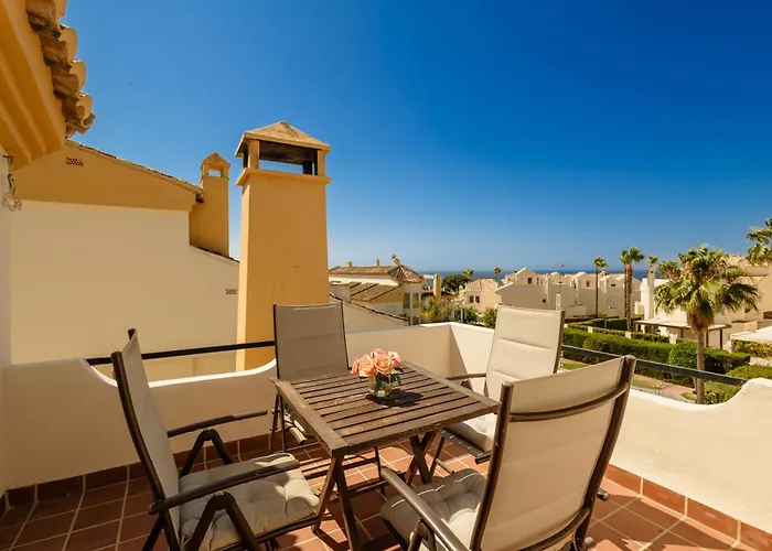 Beautiful Townhouse Walking Distance To The In Costabella,