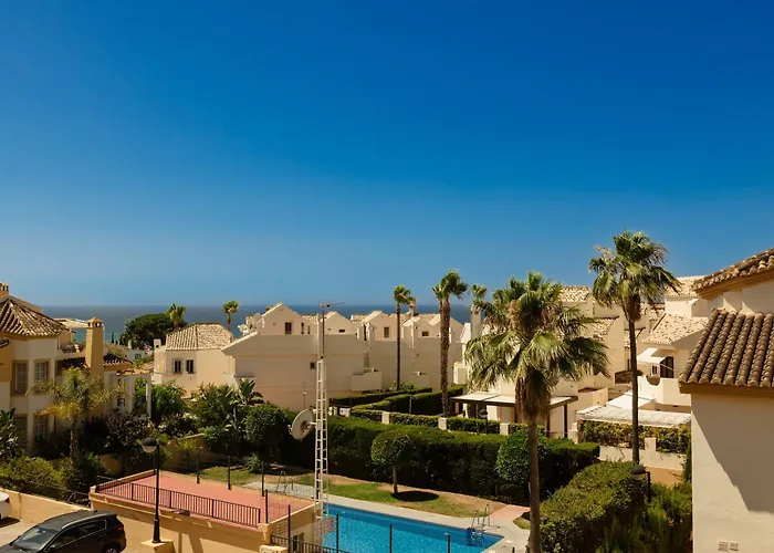 Beautiful Townhouse Walking Distance To The In Costabella, *