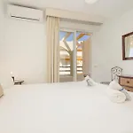 Casa vacanze Beautiful Townhouse Walking Distance To The In Costabella, *