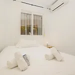 Beautiful Townhouse Walking Distance To The In Costabella, Casa vacanze