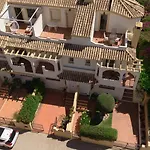 Casa vacanze Beautiful Townhouse Walking Distance To The In Costabella, Marbella