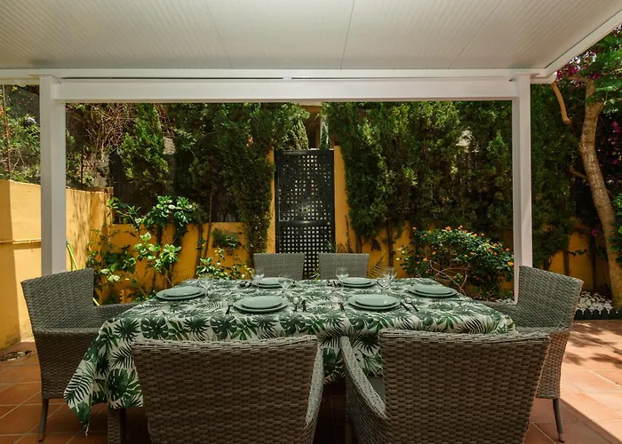 Beautiful Townhouse Walking Distance To The In Costabella, מארבלה