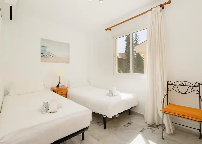 בית נופש Beautiful Townhouse Walking Distance To The In Costabella, *